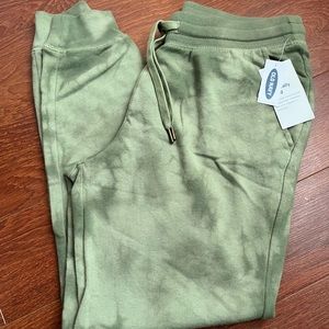 Old Navy green sweatpants